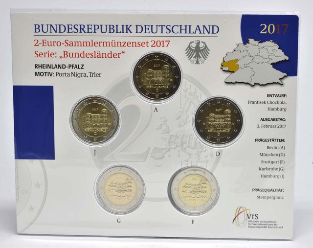 Deutschland 2017 Rheinland-Pfalz, Porta Nigra in Trier – Übersicht