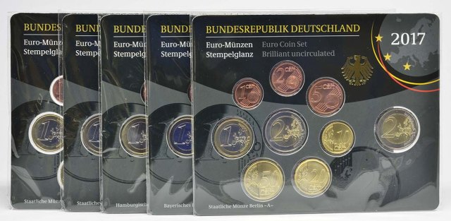 Deutschland 2017 Rheinland-Pfalz, Porta Nigra in Trier – Übersicht